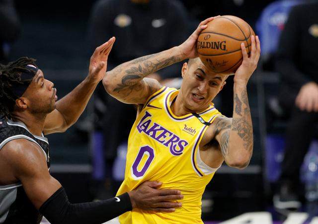 开云棋牌-库兹马爆发小加回暖 湖人拒绝连败守住西部前四